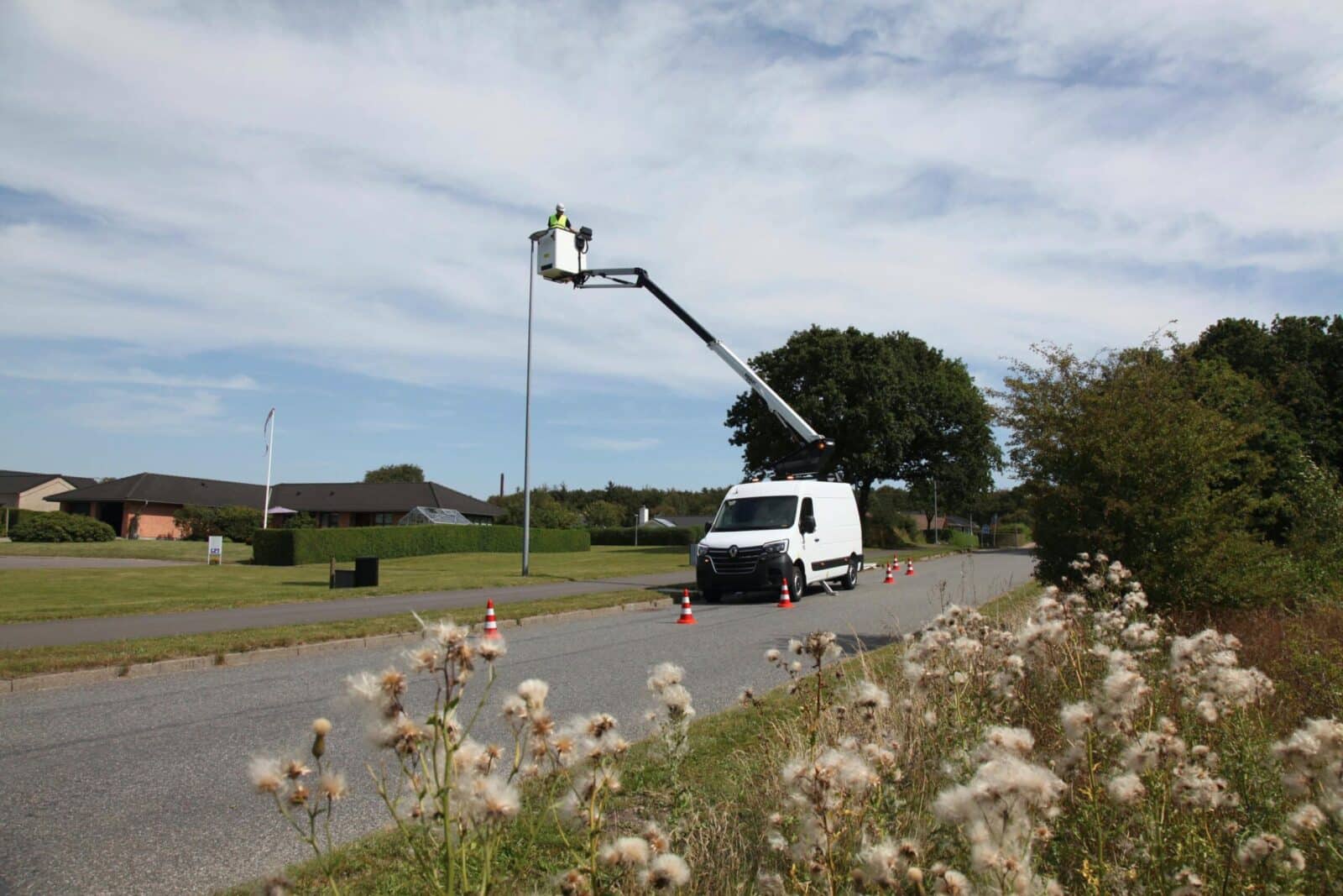 Van-mounted lift
